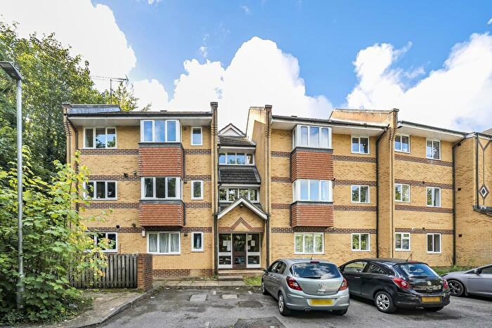 1 Bedroom Apartment To Rent In Armour Hill, Tilehurst, RG31