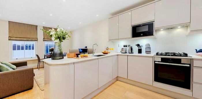 1 Bedroom Flat To Rent In Great Titchfield Street (), Fitzrovia, London, W1W
