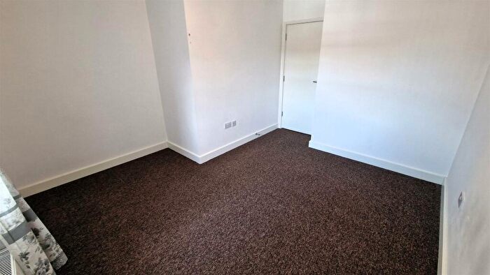 2 Bedroom House To Rent In Boothferry Park Halt, Hull, HU4