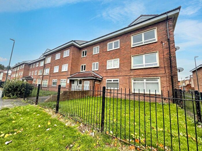 2 Bedroom Apartment For Sale In Bedford Avenue, Laygate, South Shields, Tyne And Wear, NE33