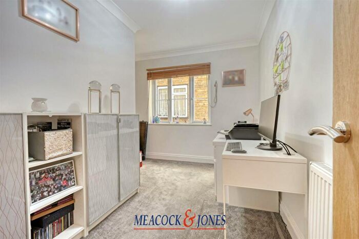 5 Bedroom Detached House For Sale In Harpers Lane, Doddinghurst, Brentwood, CM15