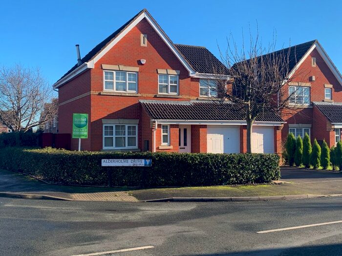 4 Bedroom Detached House To Rent In Alderholme Drive, Stretton, Burton-On-Trent, DE13