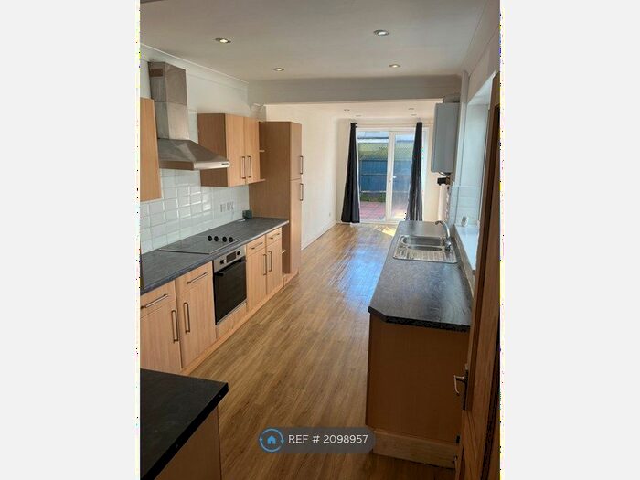 3 Bedroom Terraced House To Rent In Evelyn Avenue, Newhaven, BN9