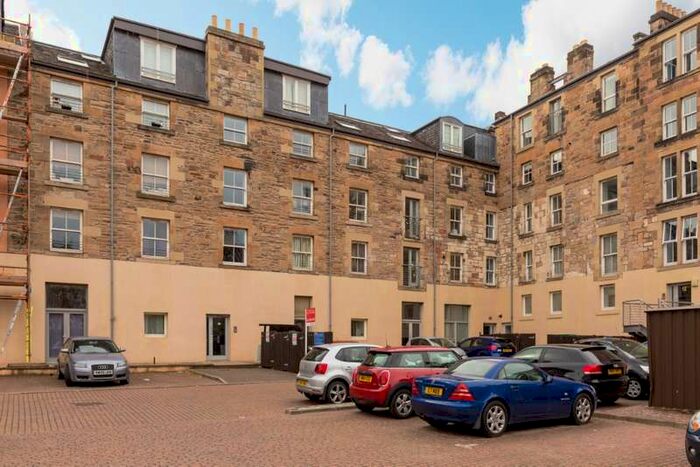 1 Bedroom Flat To Rent In Hermand Crescent, Slateford, Edinburgh, EH11