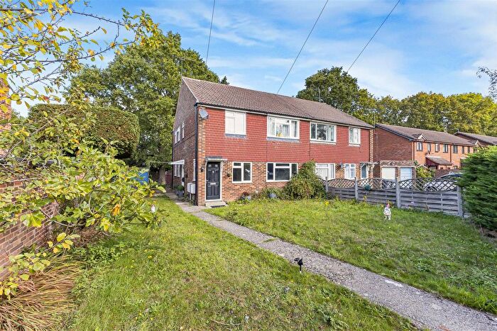 2 Bedroom Maisonette For Sale In Lingfield Road, Borough Green, TN15