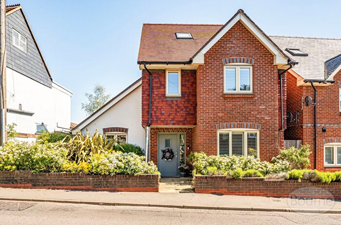 4 Bedroom Detached House For Sale In Upper Hale Road, Farnham, Surrey, GU9