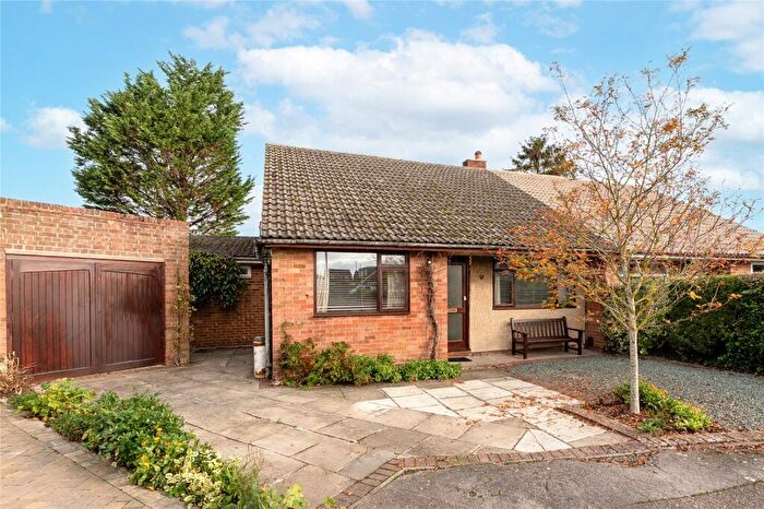 4 Bedroom Semi-Detached Bungalow For Sale In Mere Dyke Road, Steventon, Abingdon, Oxfordshire, OX13