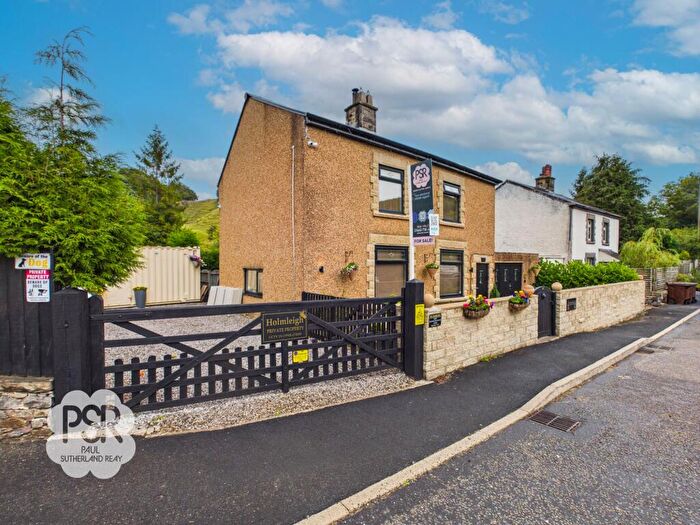 4 Bedroom Detached House For Sale In Barmoor Clough, Dove Holes, SK17