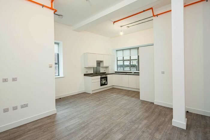 2 Bedroom Flat To Rent In Benwell Road, London, N7