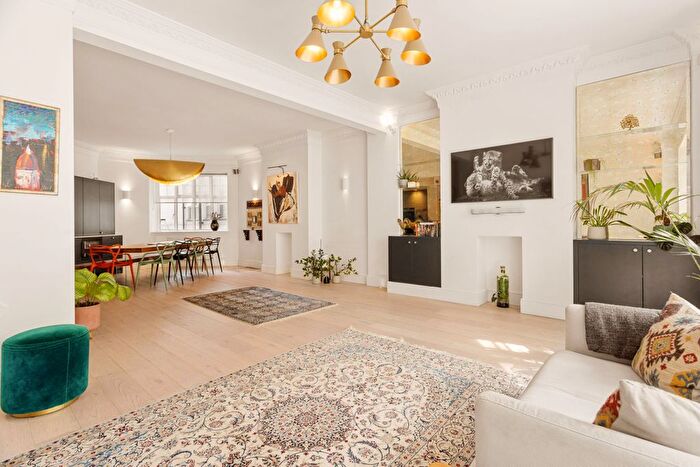 4 Bedroom Flat For Sale In Eton Avenue, London, NW3