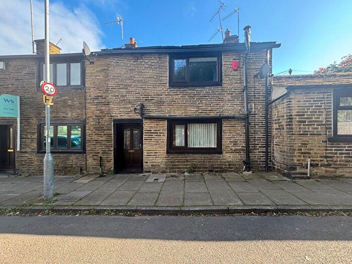 2 Bedroom Cottage For Sale In Green End, Clayton, Bradford, BD14
