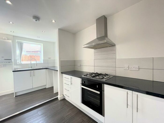 2 Bedroom Flat To Rent In High Street. Atherton, M46