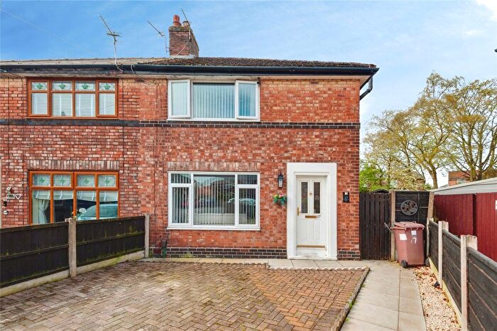 3 Bedroom Semi-detached House For Sale In Kipling Grove, St. Helens, Merseyside, WA9