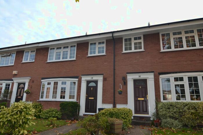 3 Bedroom Terraced House To Rent In Springfield Avenue, Hampton, TW12