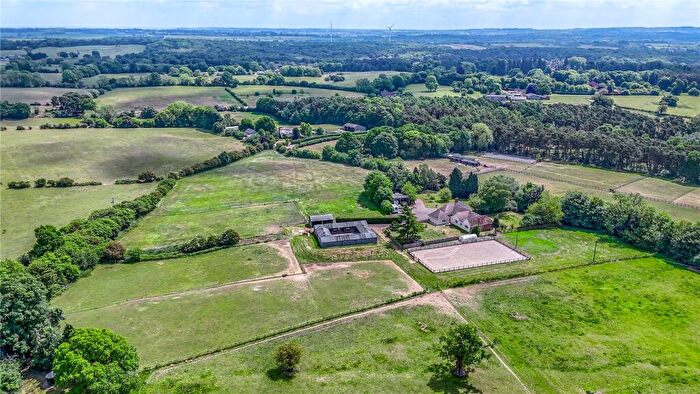 4 Bedroom Detached House For Sale In Heath Road, Great Brickhill, Buckinghamshire, MK17
