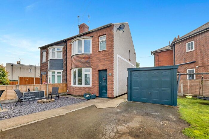 3 Bedroom Semi-Detached House For Sale In Sledmere Road, Doncaster, DN5