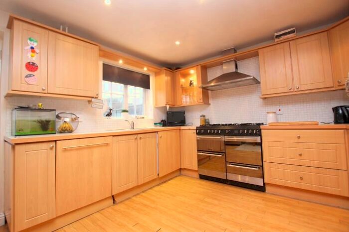 3 Bedroom Town House To Rent In Rothbart Way, Hampton Hargate, Peterborough, PE7