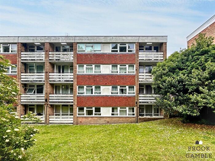 1 Bedroom Apartment For Sale In Hamsey Close, Eastbourne, BN20