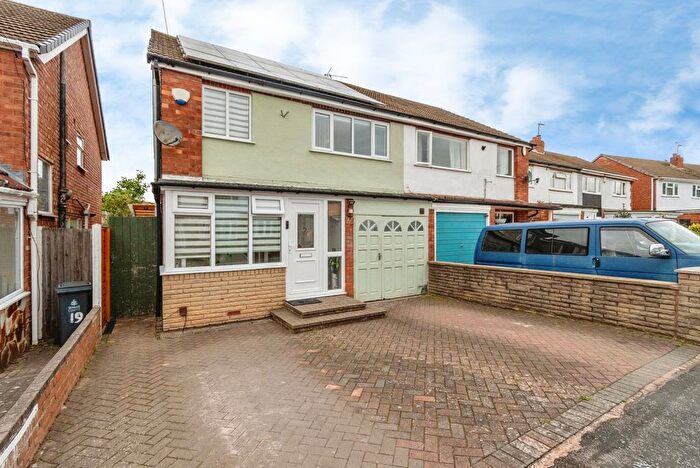 3 Bedroom Semi-Detached House For Sale In Conway Crescent, Willenhall, West Midlands, WV12