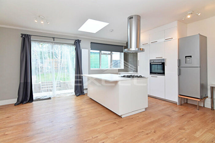 3 Bedroom Semi-Detached House To Rent In Seymour Road, West Finchley, London, N3