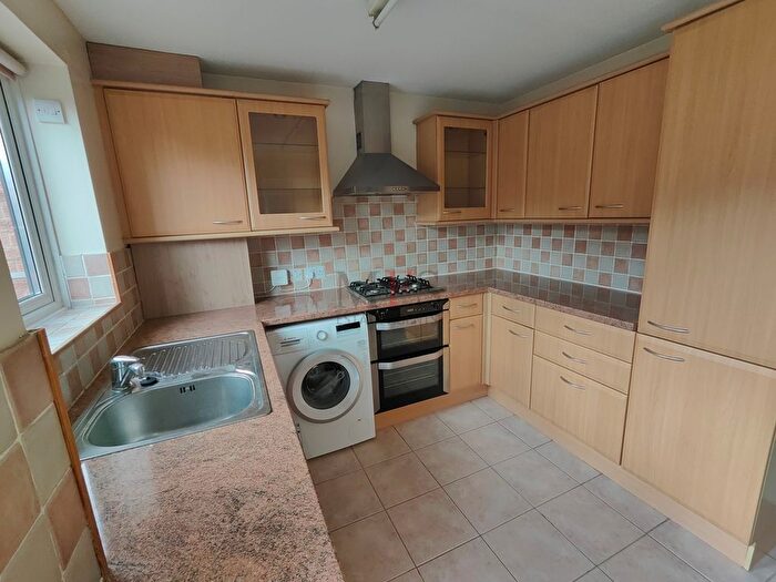 2 Bedroom Terraced House To Rent In Pearl Gardens, Slough, SL1