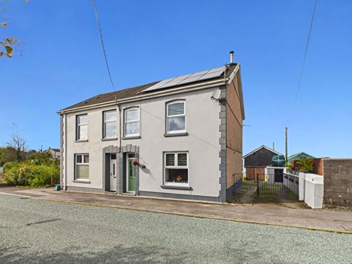 3 Bedroom Semi-Detached House For Sale In Cynheidre, Llanelli, SA15