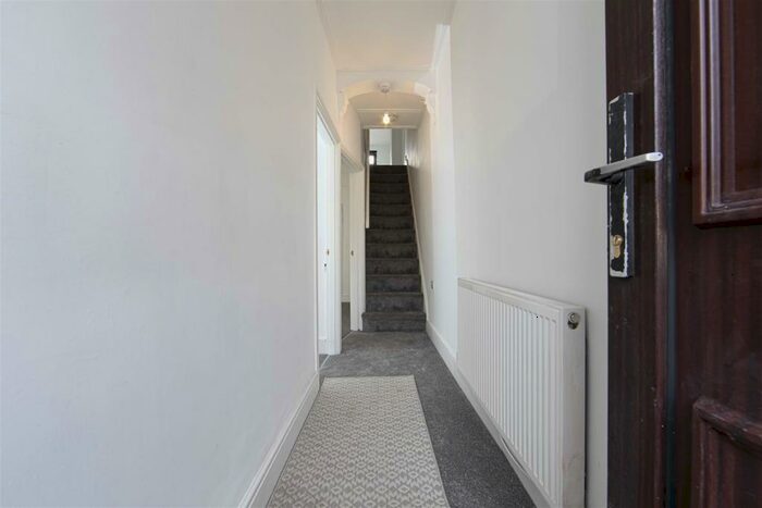 4 Bedroom Terraced House To Rent In Wind Street, Aberdare, CF44