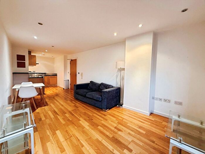 1 Bedroom Flat To Rent In Leeds, Uk, LS12