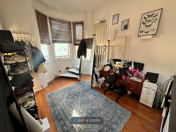 1 Bedroom Flat To Rent In Cann Hall Road, London, E11