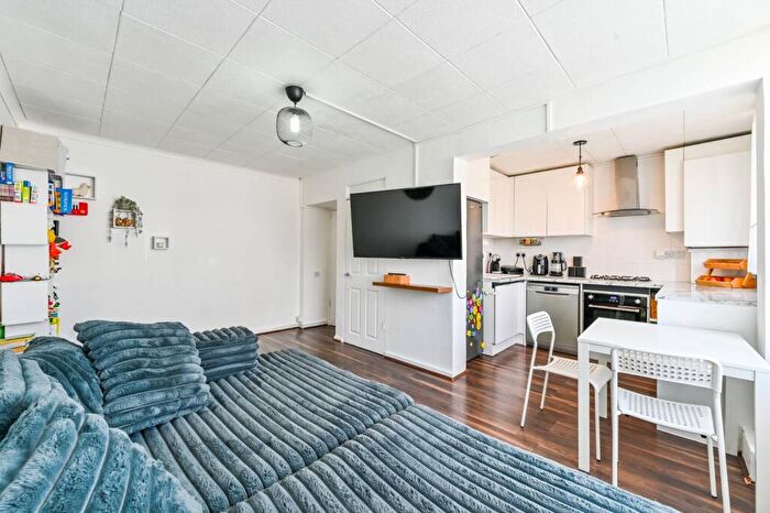 1 Bedroom Flat For Sale In De Beauvoir Estate, Islington, London, N1