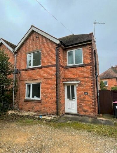 3 Bedroom Semi-Detached House To Rent In Parkfield Road, Coleshill, West Midlands, B46