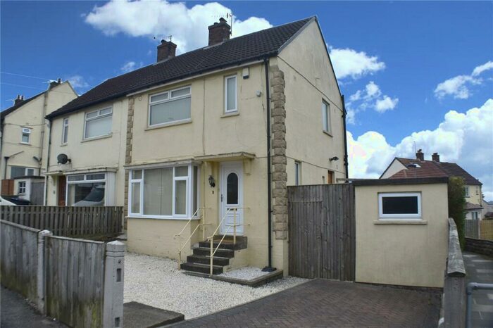 2 Bedroom Property To Rent In Baildon, Shipley, West Yorkshire, BD17