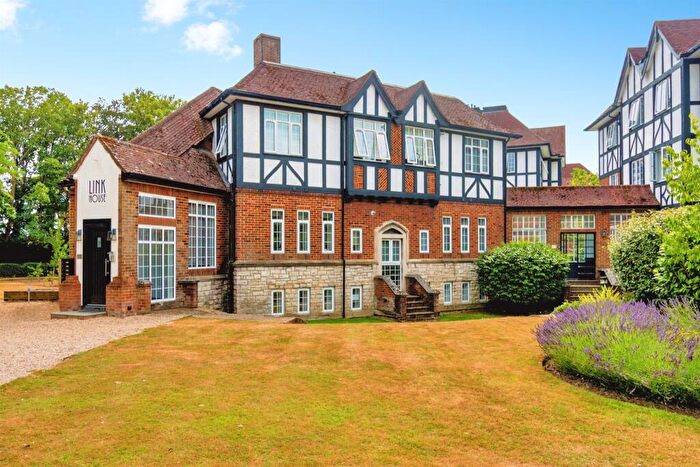 1 Bedroom Flat For Sale In Millbrook Road East, Southampton, SO15