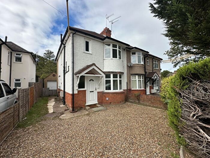 Semi Detached House To Rent In New Road, Ascot, Bracknell Forest, SL5