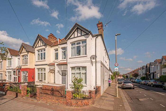 2 Bedroom Flat To Rent In Church Lane, Tooting, London, SW17