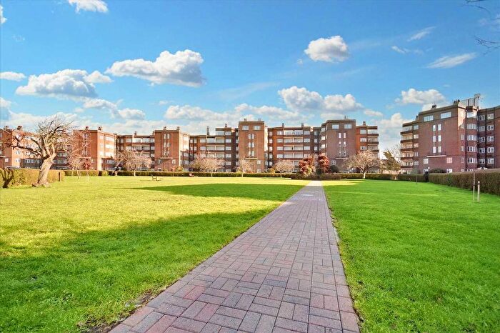 2 Bedroom Flat To Rent In Chiswick Village, Chiswick, Chiswick, W4