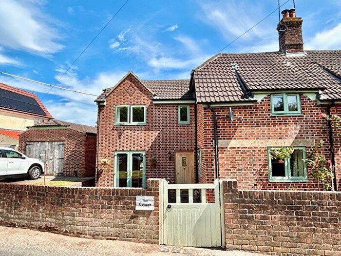 3 Bedroom Cottage To Rent In Church Road, Heddington, Calne, SN11