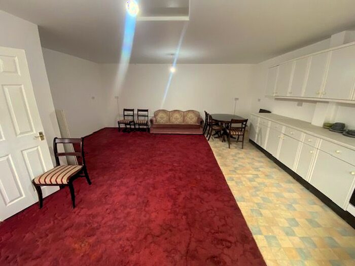 Studio To Rent In Berkeley Avenue, Hounslow, TW4