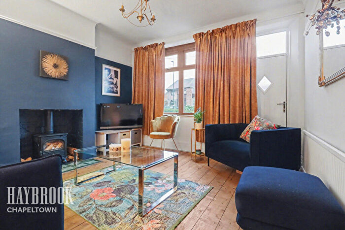 3 Bedroom End Of Terrace House For Sale In Cross Hill, Sheffield, S35