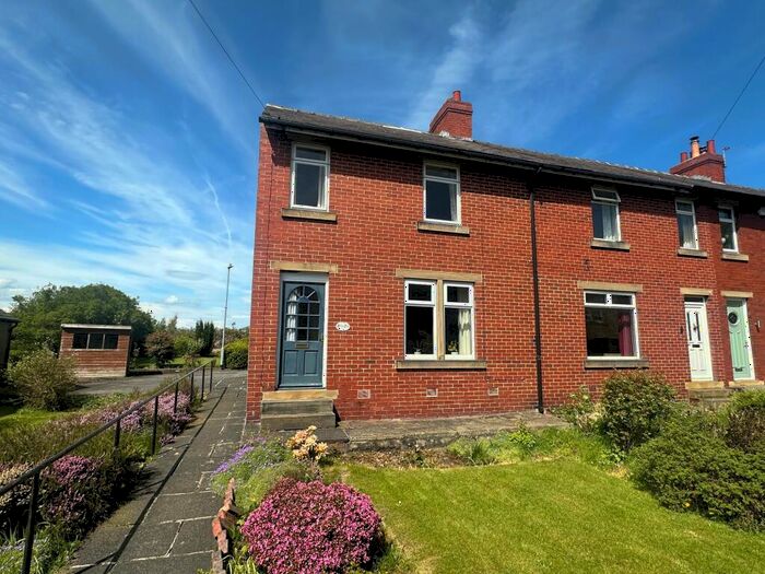 3 Bedroom End Of Terrace House For Sale In Turnshaw Road, Kirkburton, HD8