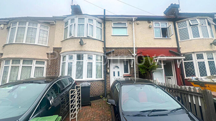 3 Bedroom Terraced House To Rent In Beechwood Road Luton, LU4