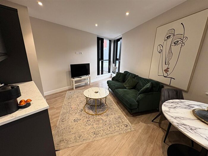 1 Bedroom Flat To Rent In Park Cross Street, Leeds, LS1