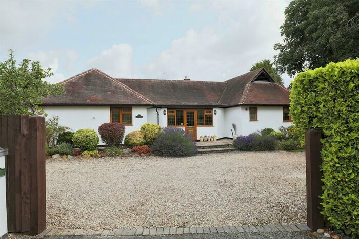4 Bedroom Detached Bungalow For Sale In Moreton Paddox, Moreton Morrell, Warwick, CV35