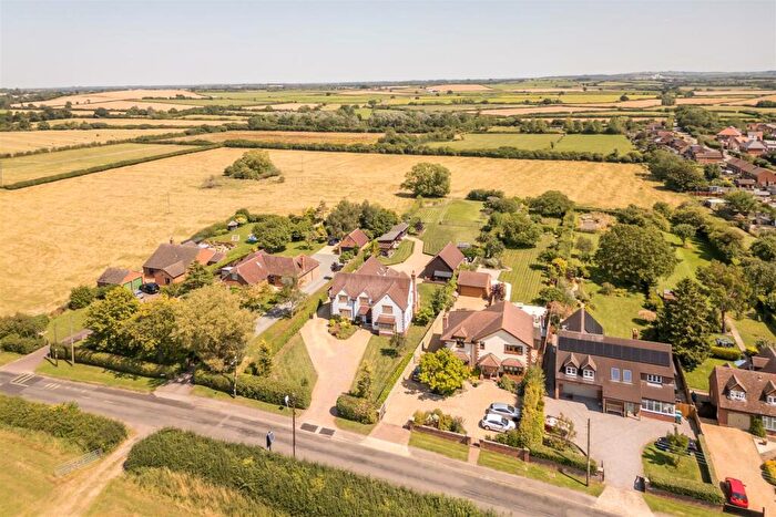 5 Bedroom Detached House For Sale In Station Road, Marsh Gibbon, Bicester, OX27