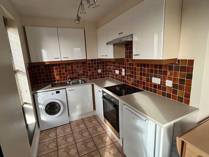 1 Bedroom Flat To Rent In Midsummer Court, Mahattan Drive, CB4
