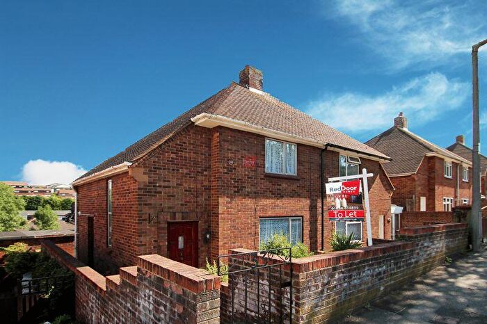 2 Bedroom Semi Detached House To Rent In Montgomery Avenue, Chatham, ME5