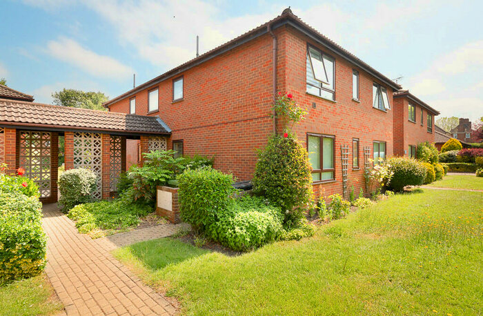 1 Bedroom Retirement Property For Sale In Ashtead Village, KT21