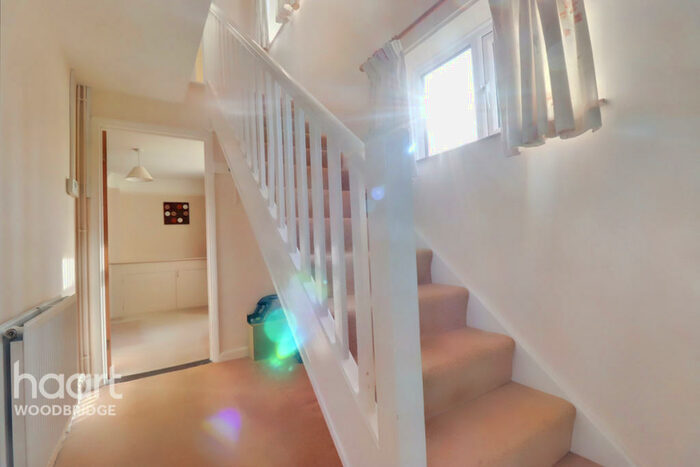 3 Bedroom Semi-Detached House For Sale In Village Way, Woodbridge, IP12