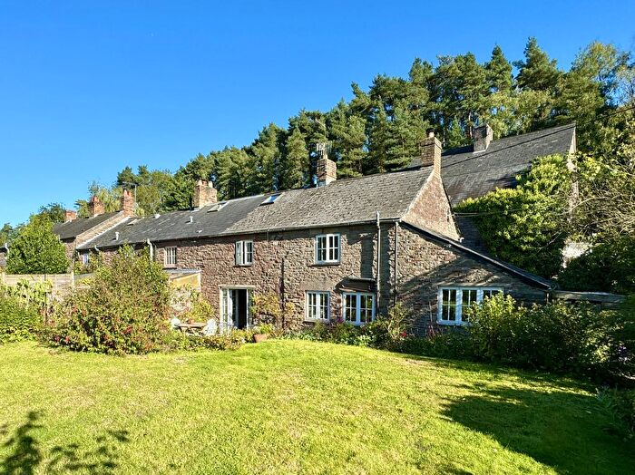 3 Bedroom End Of Terrace House For Sale In Moorfield Avenue, Blakeney, Gloucestershire, GL15