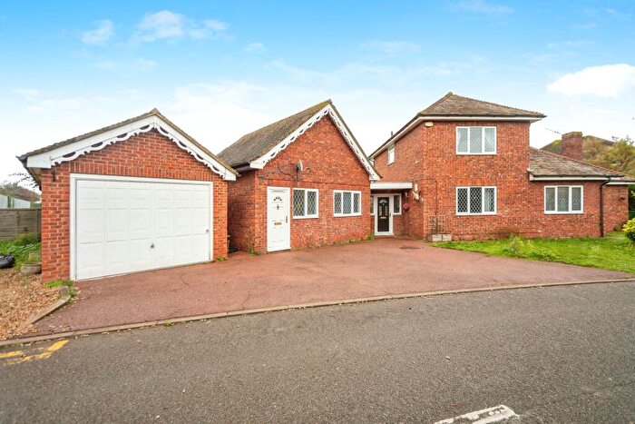 4 Bedroom Detached House For Sale In Norwood Close, Rochester, Kent, ME3